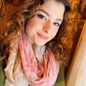 Meet your Posher, Isabel